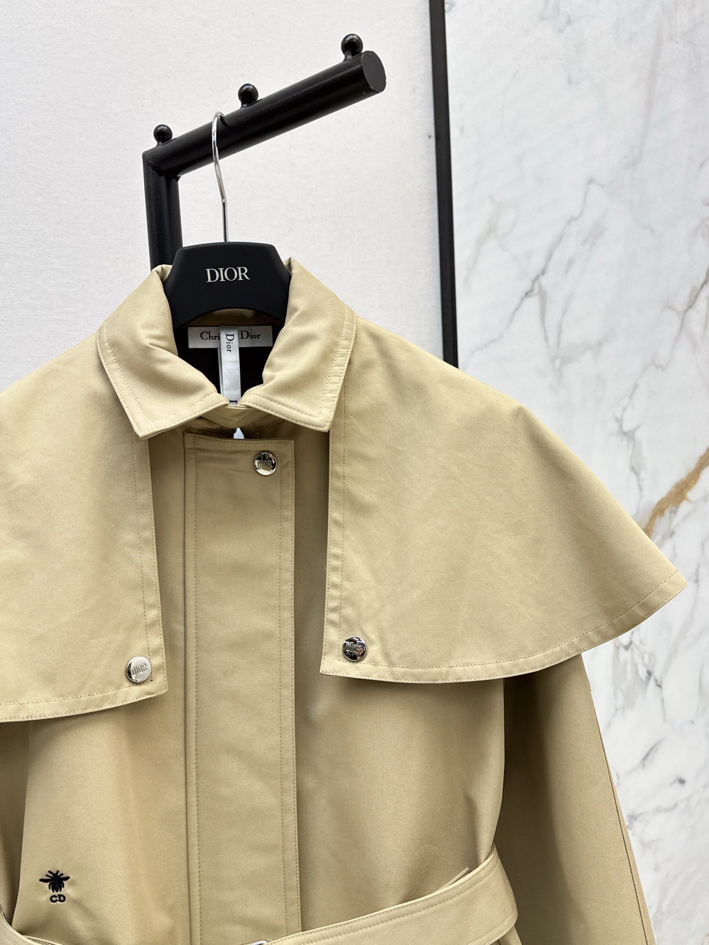 D 25ss cape trench coat