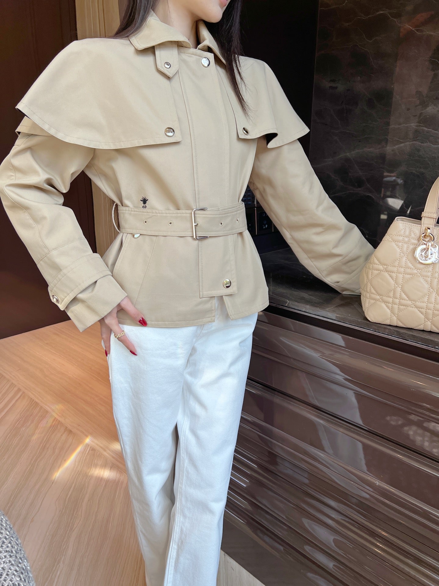 D 25ss cape trench coat