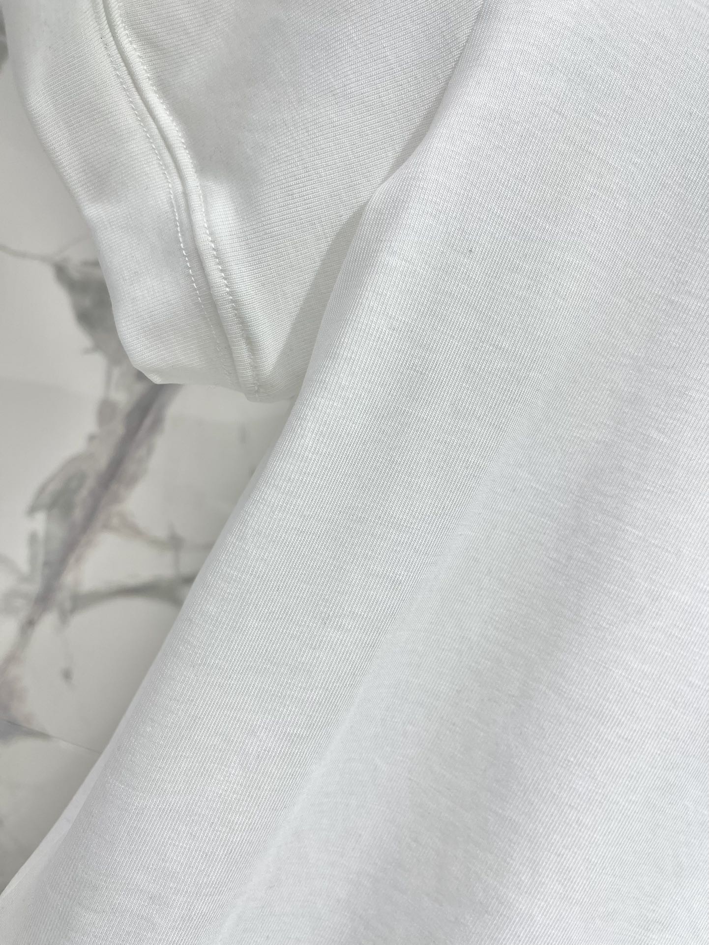 ch 25ss rhinestone t-shirt