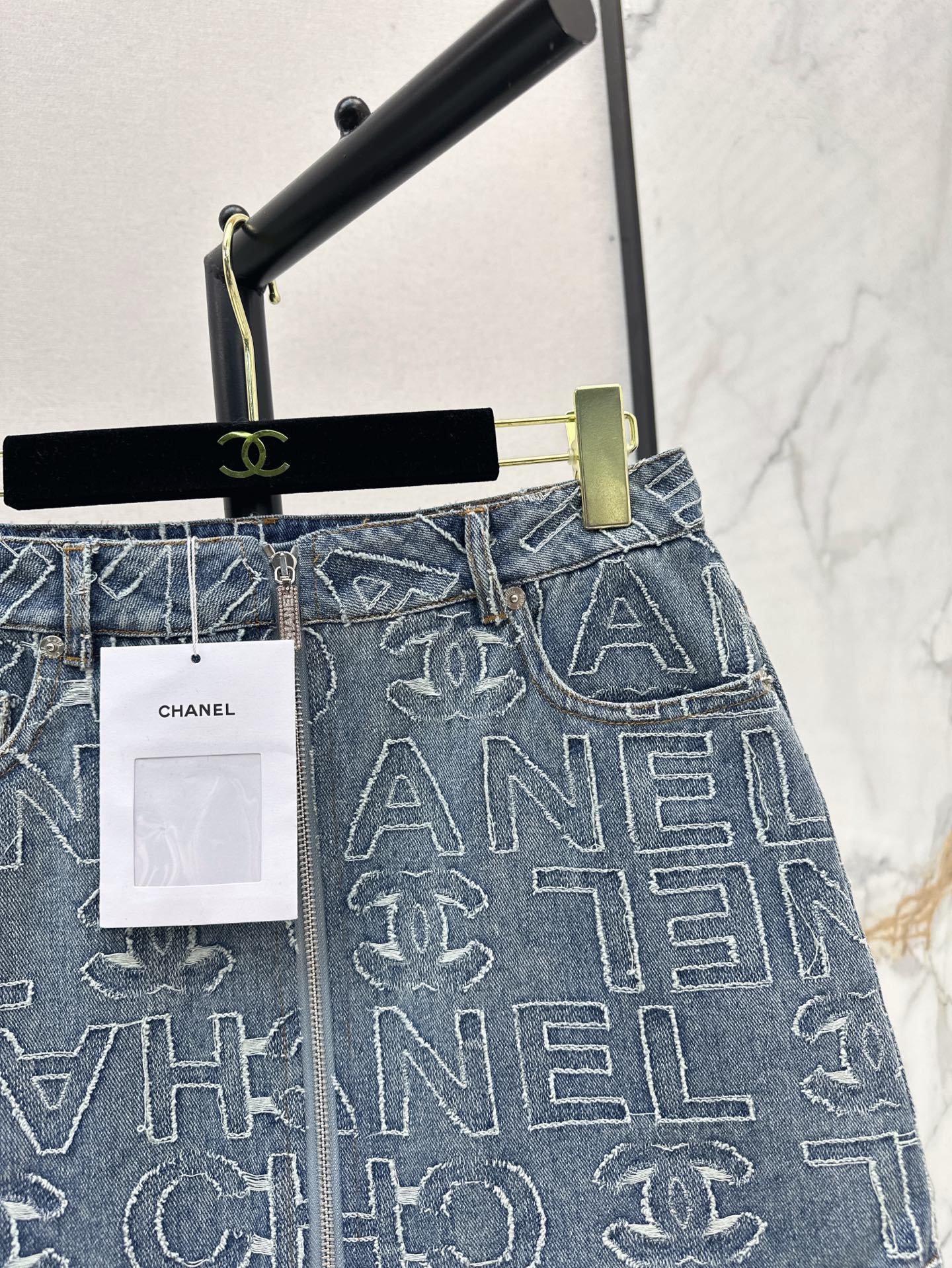 25ss embroidered denim SKIRT