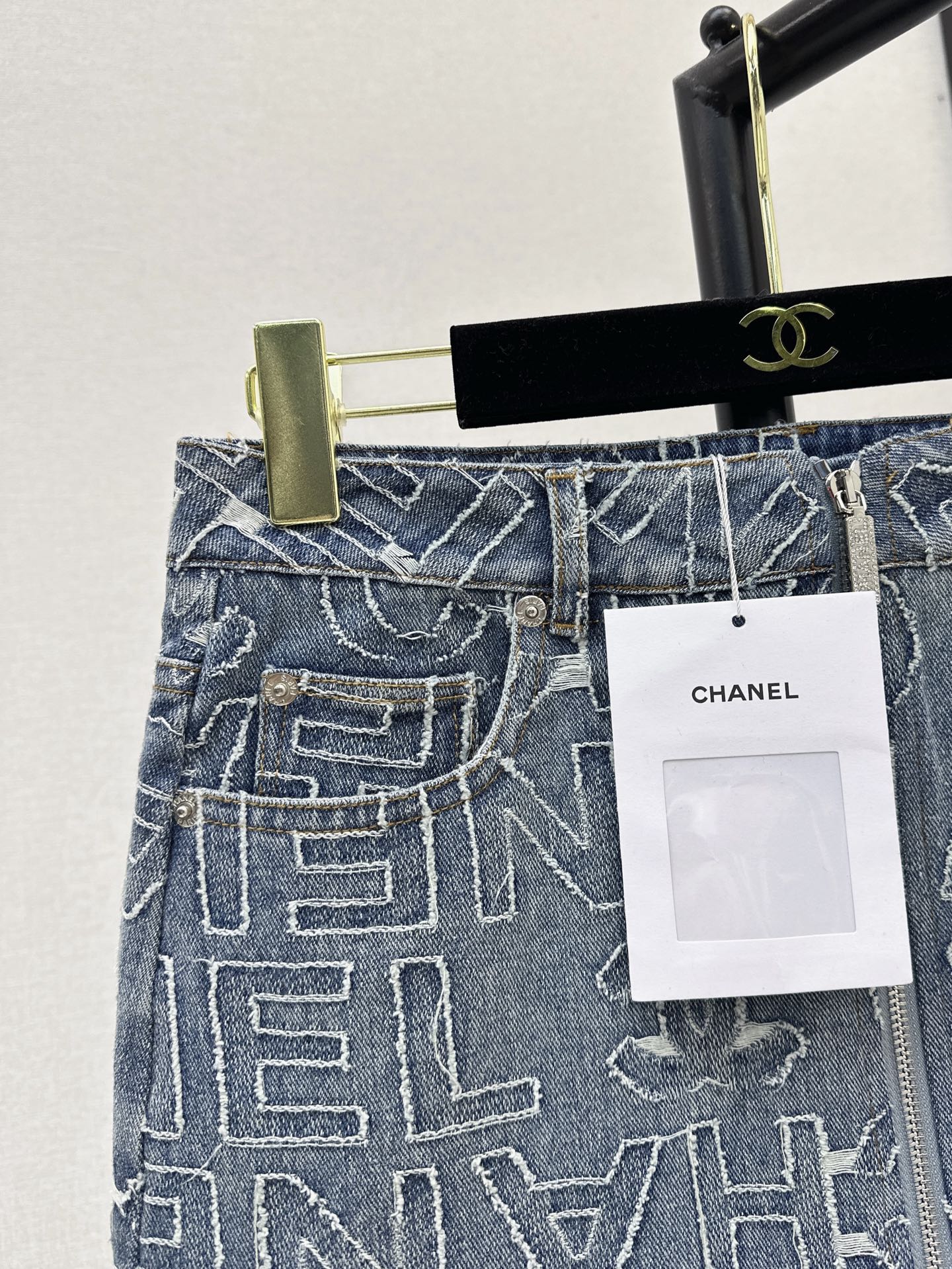 25ss embroidered denim SKIRT