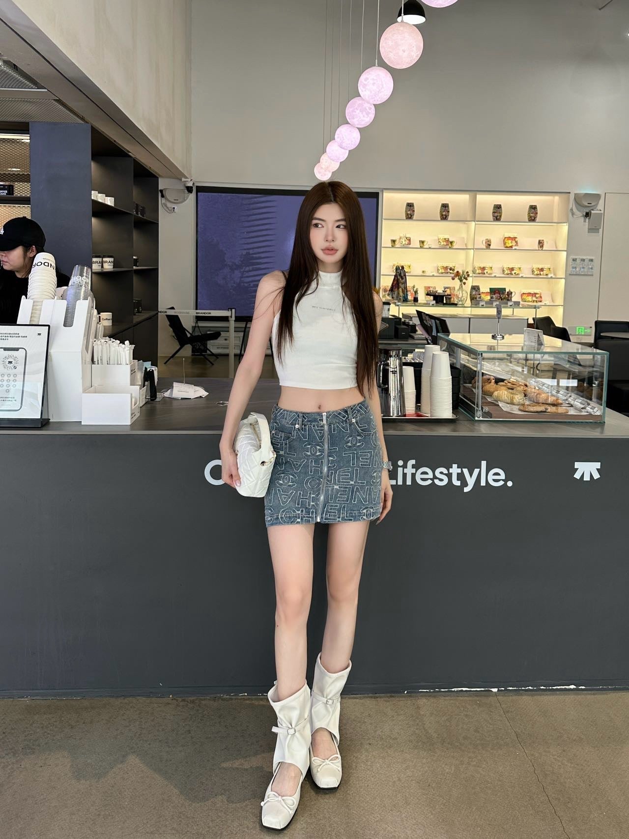 25ss embroidered denim SKIRT