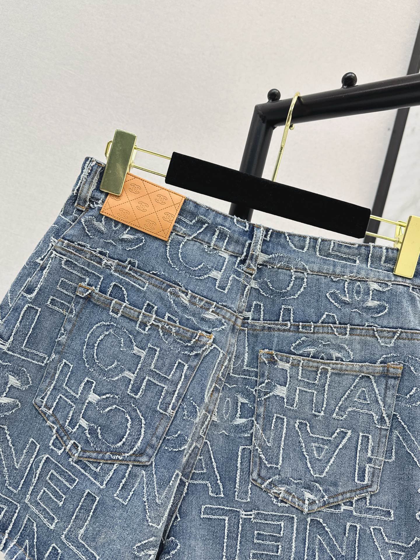 25ss embroidered denim short