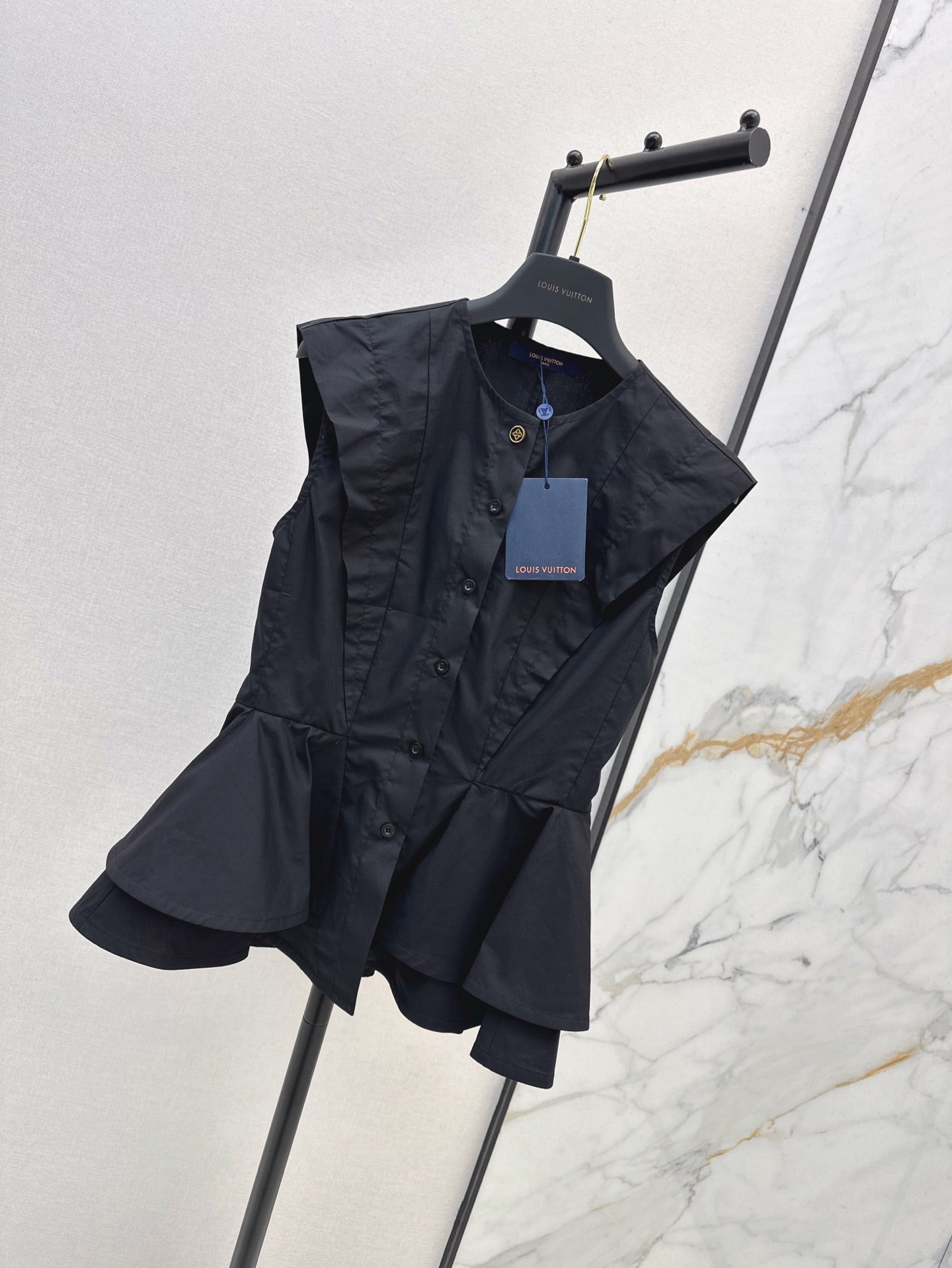 25ss sleeveless shirt