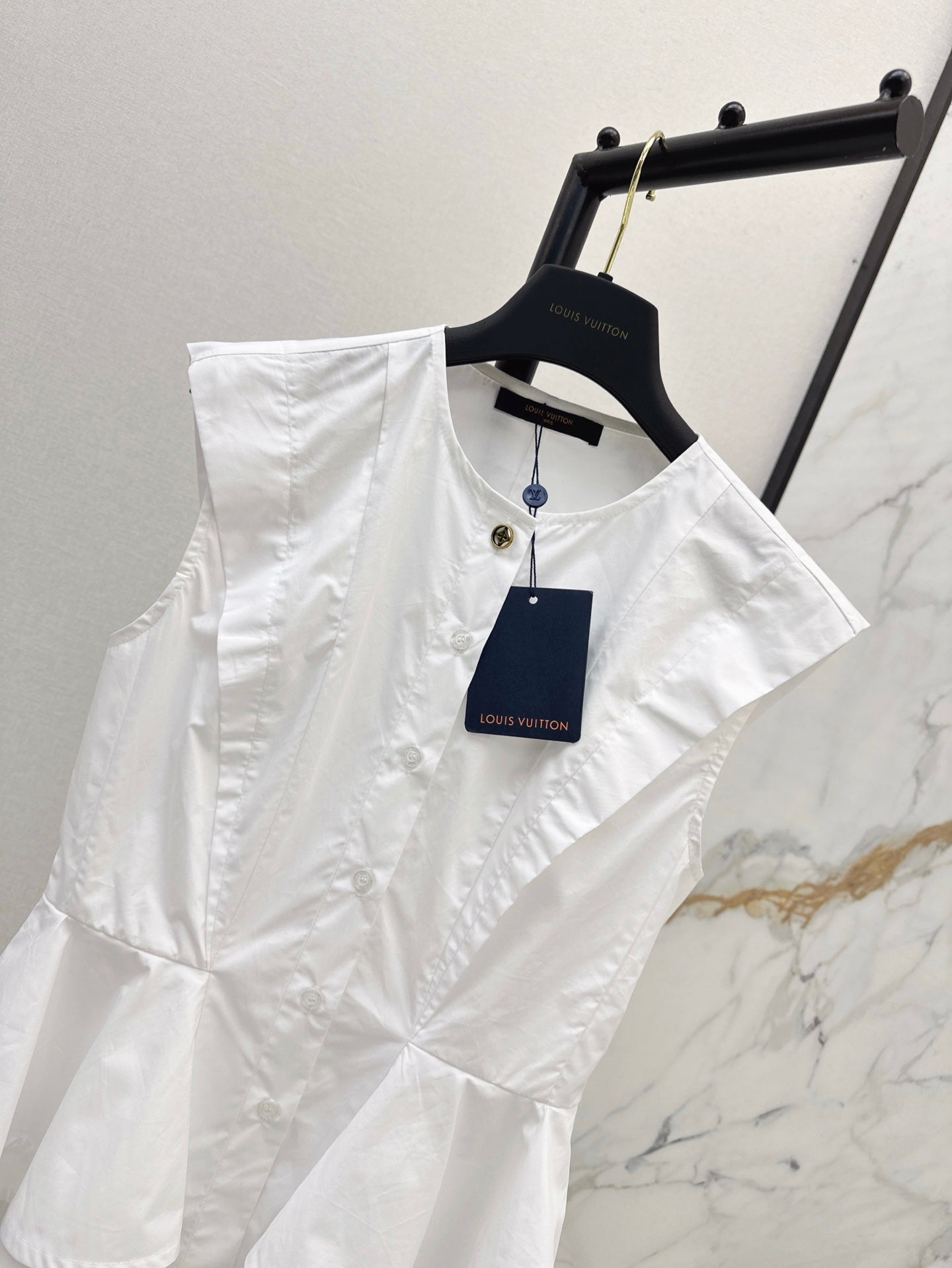 25ss sleeveless shirt