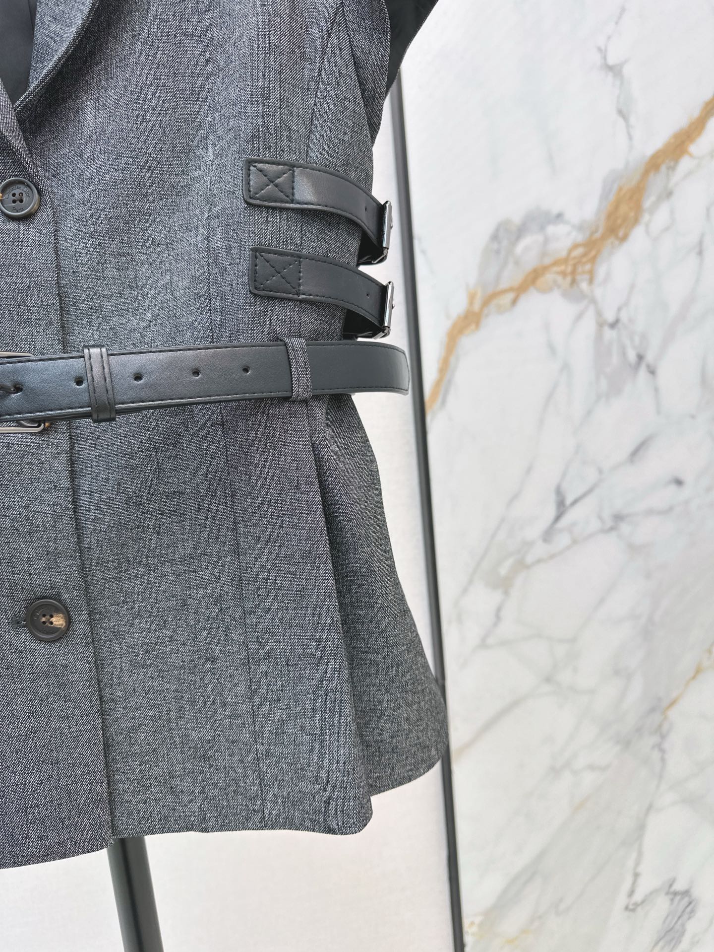 25ss sleeveless jacket