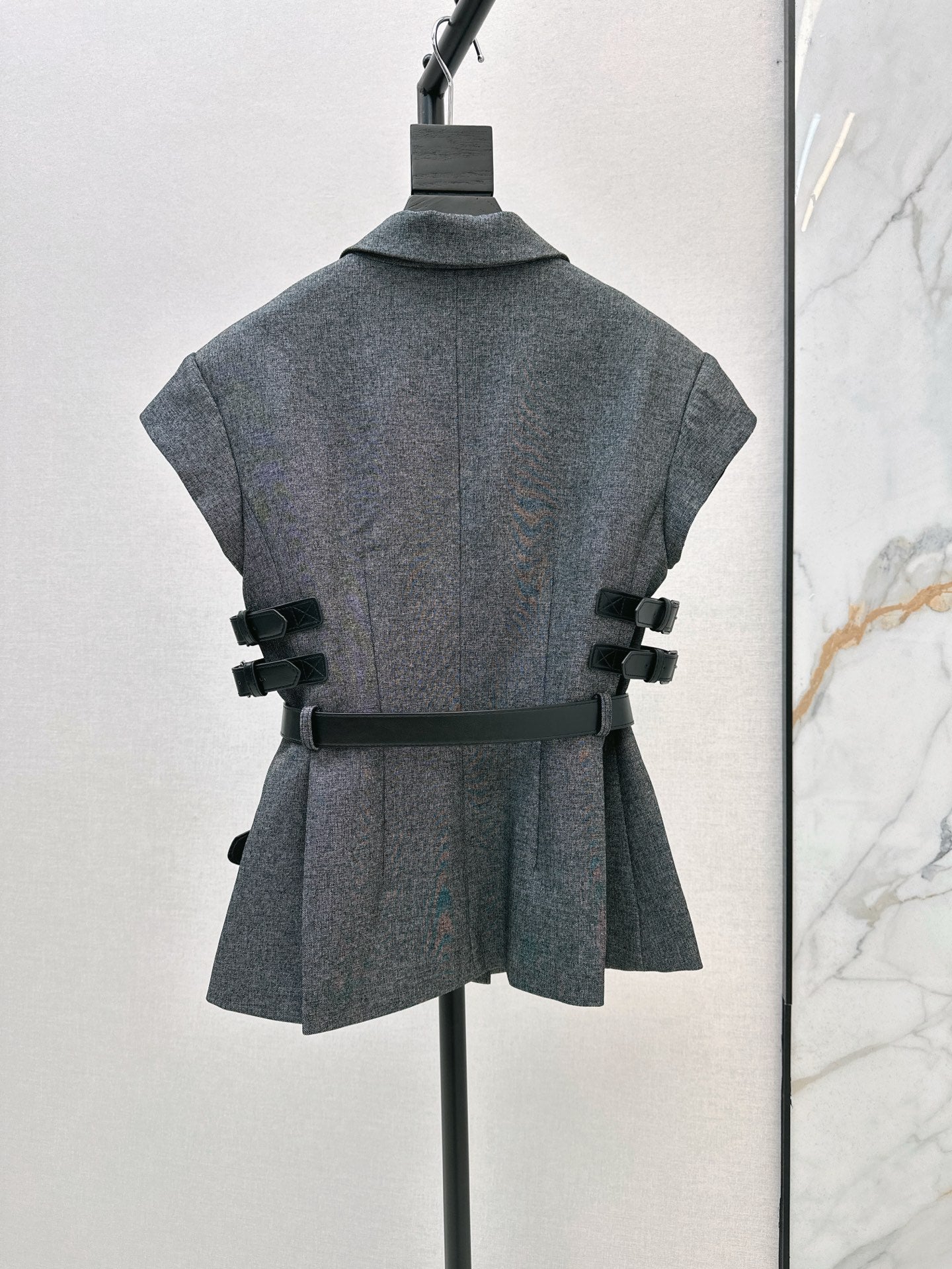 25ss sleeveless jacket