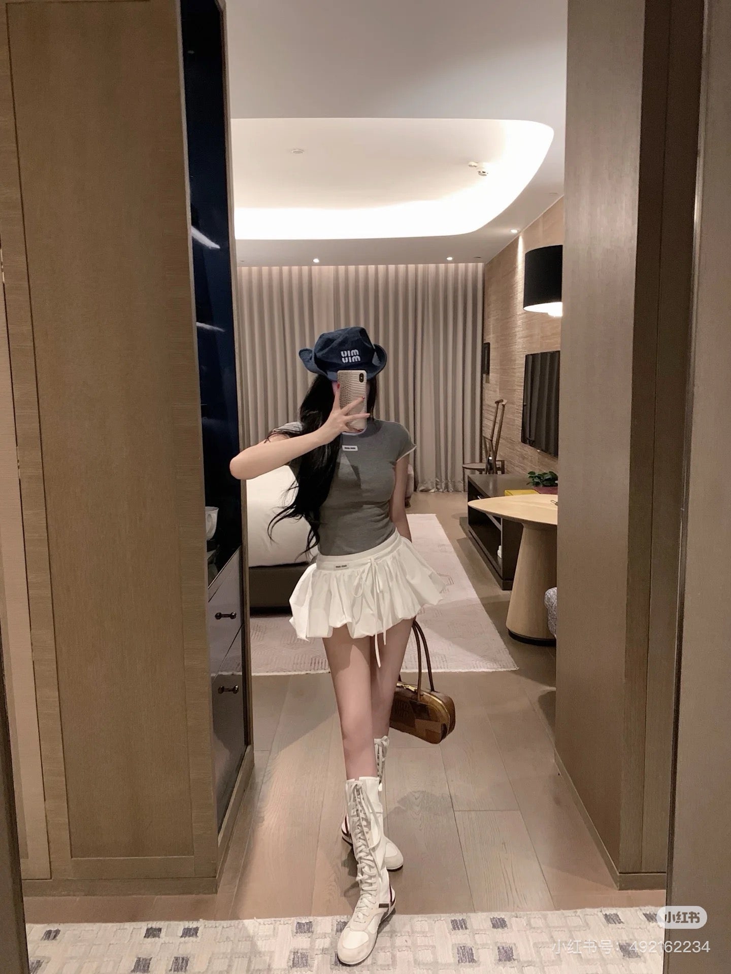 25SS pleated skirt
