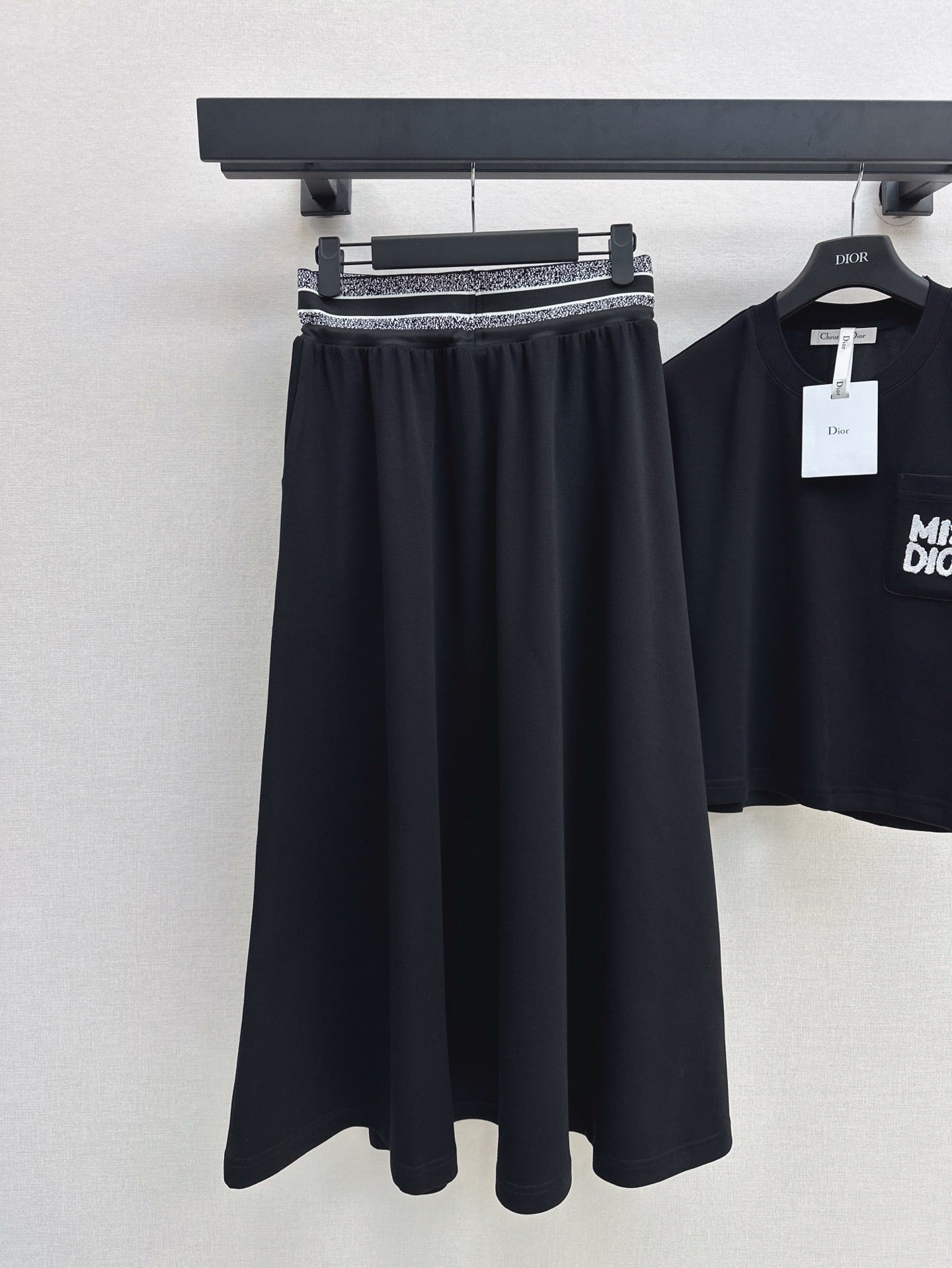 25ss miss skirt set