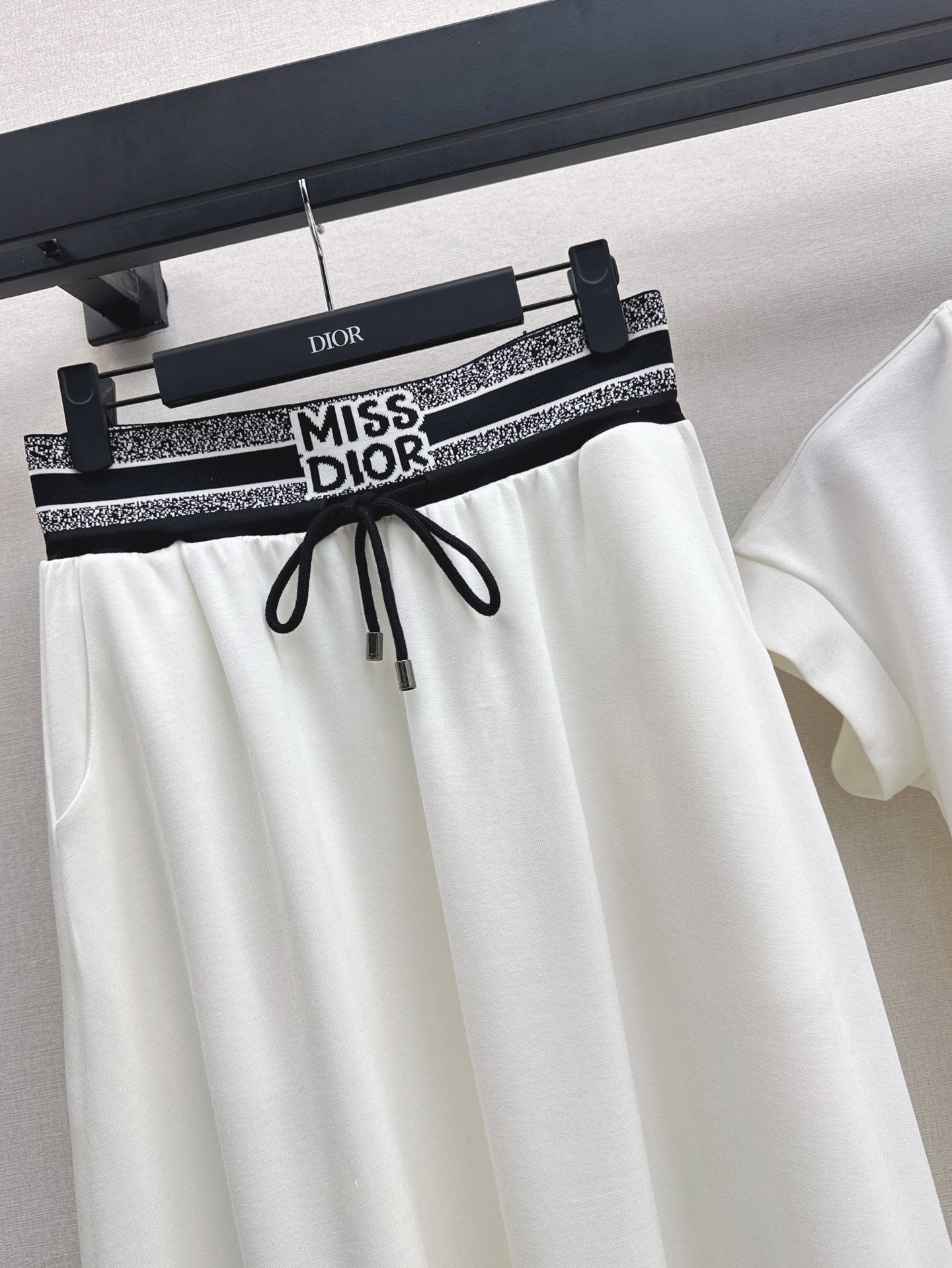 25ss miss skirt set