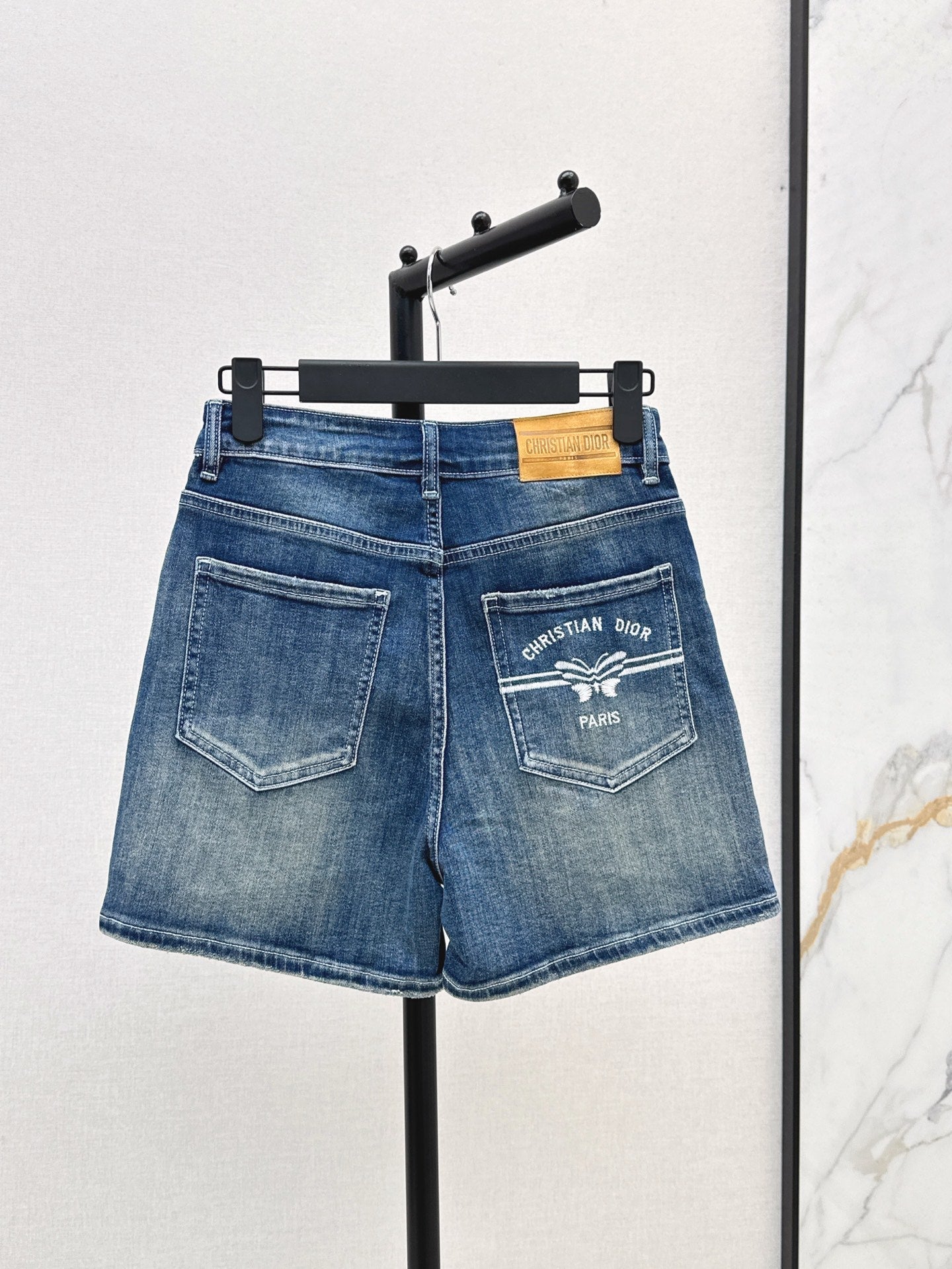 25ss embroidered short