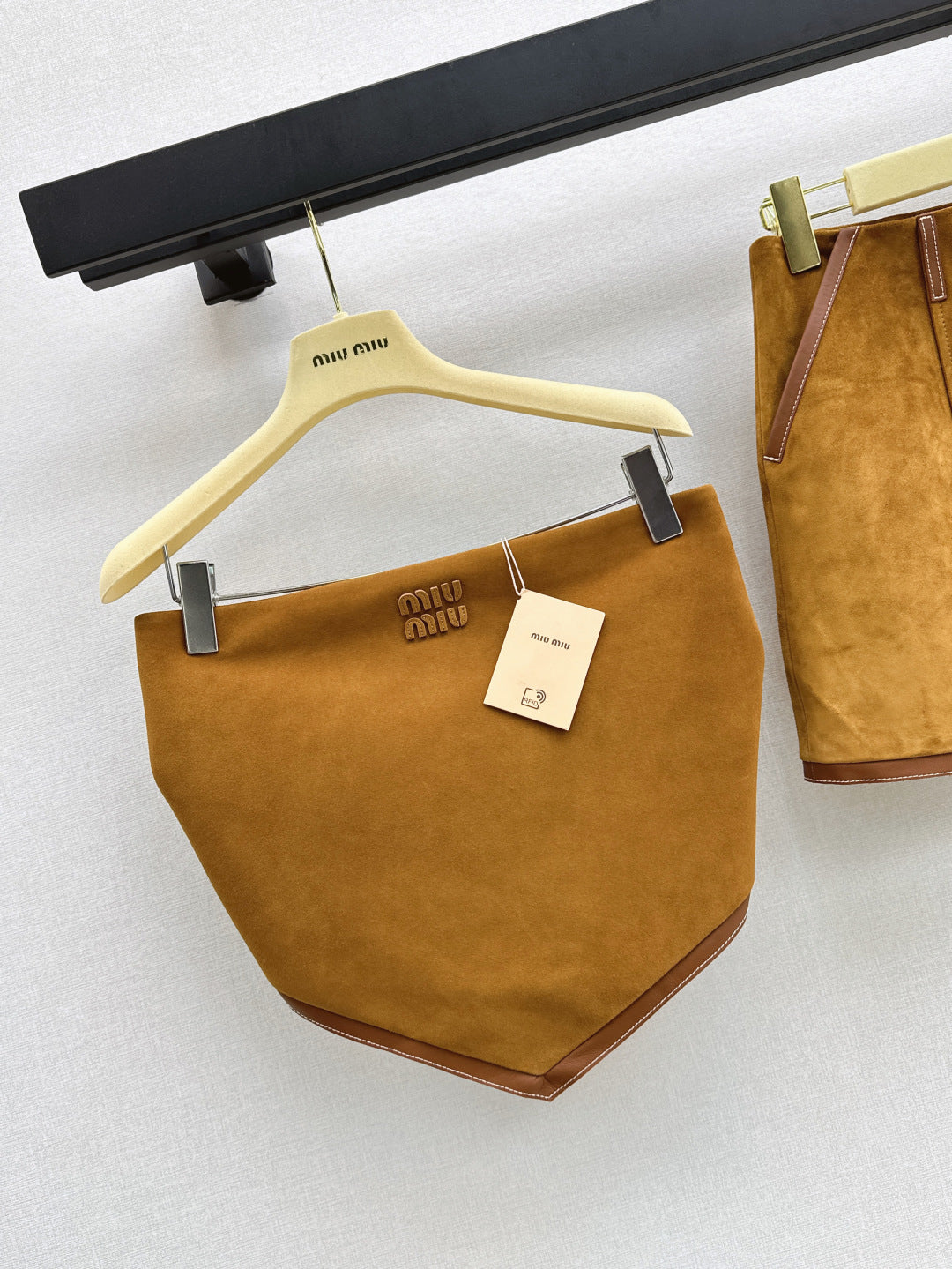 25ss suede tube top