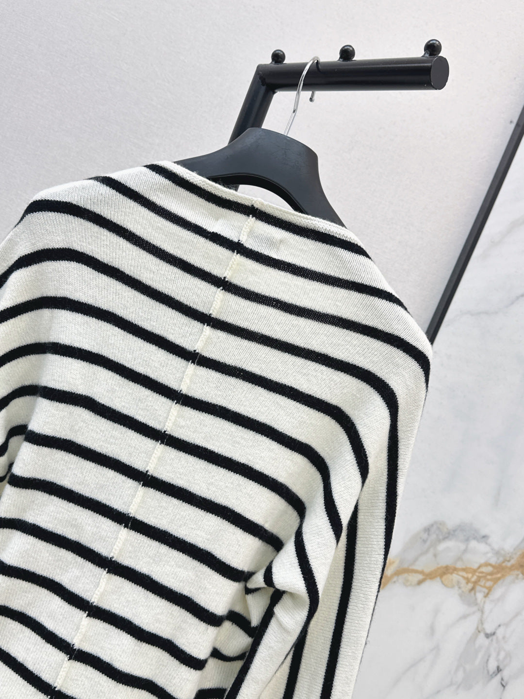 25ss miss D sweater