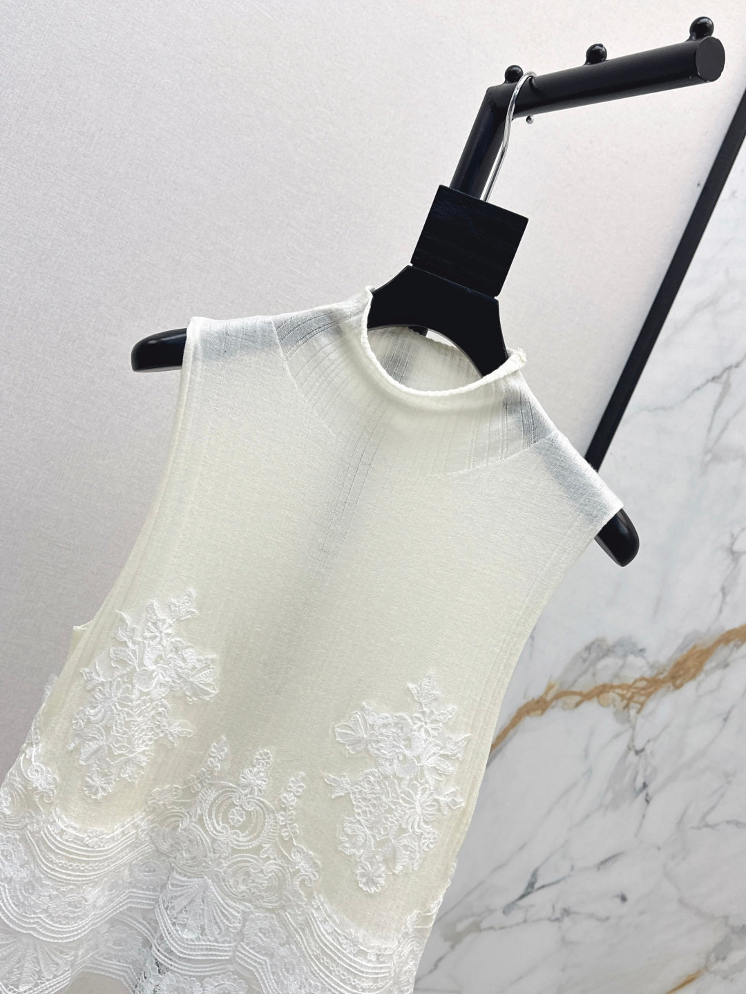 25fw lace knit vest
