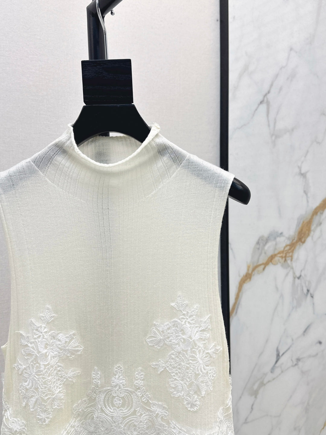 25fw lace knit vest
