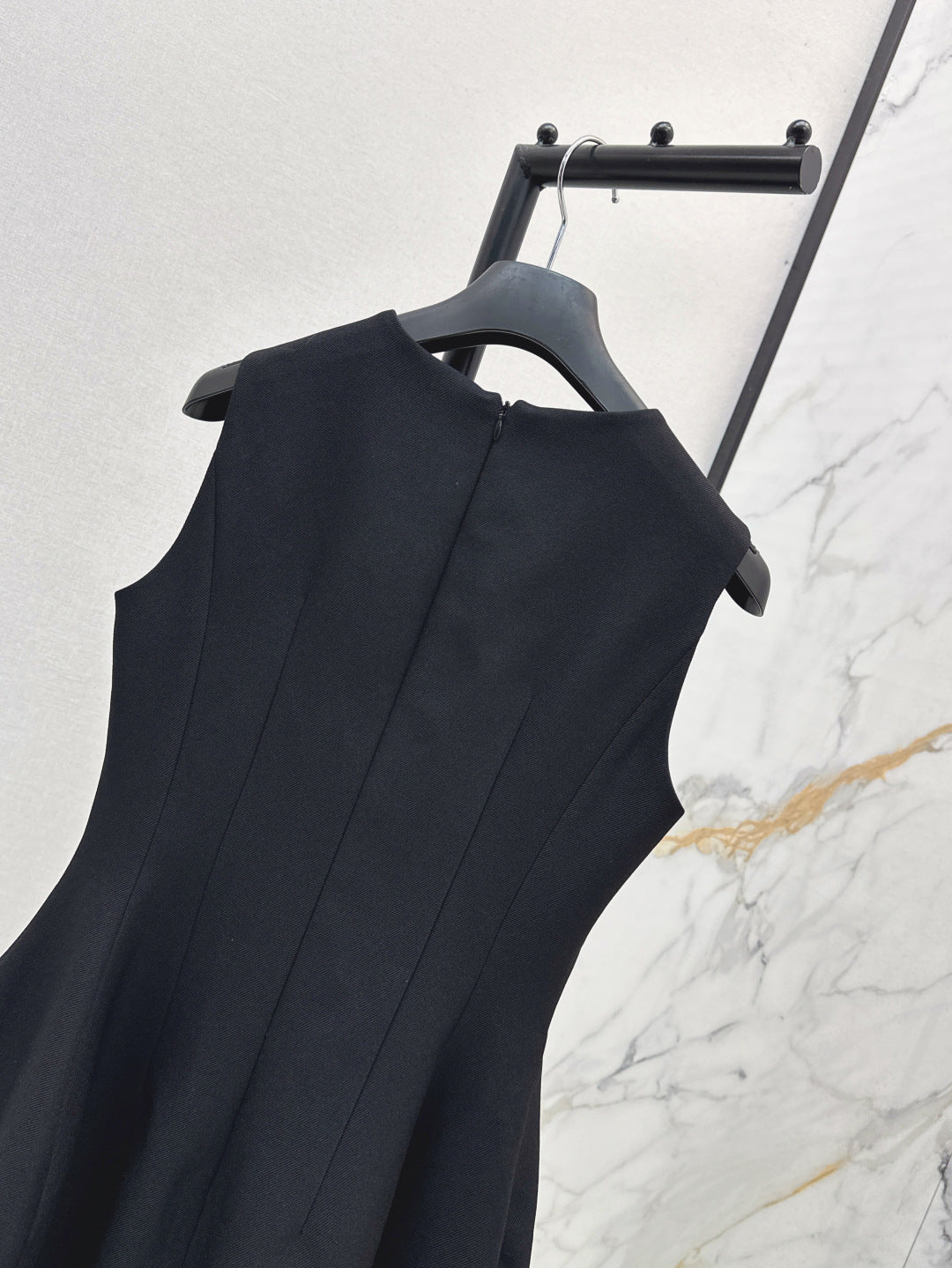 25fw sleeveless dress