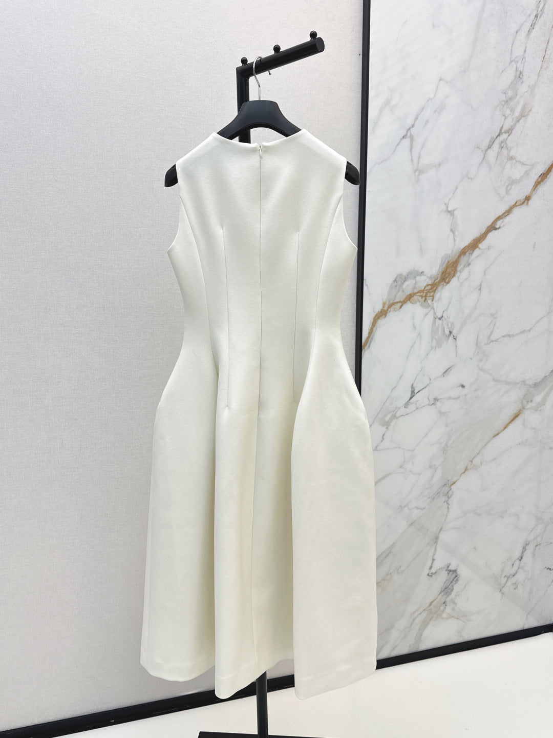 25fw sleeveless dress