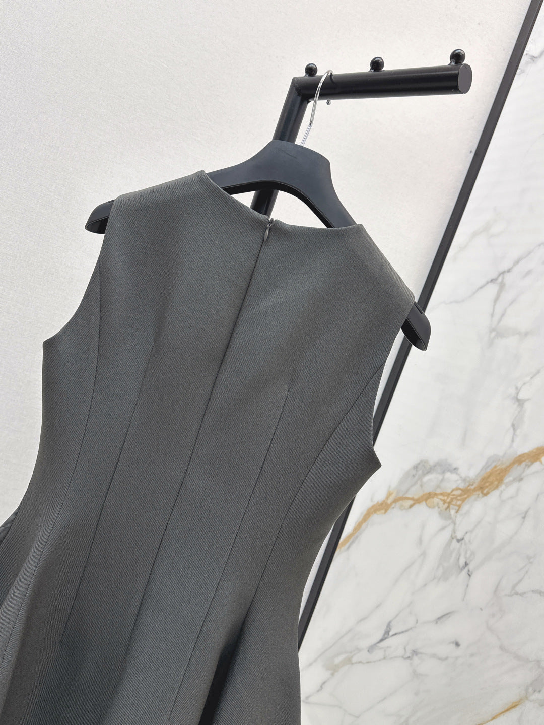 25fw sleeveless dress