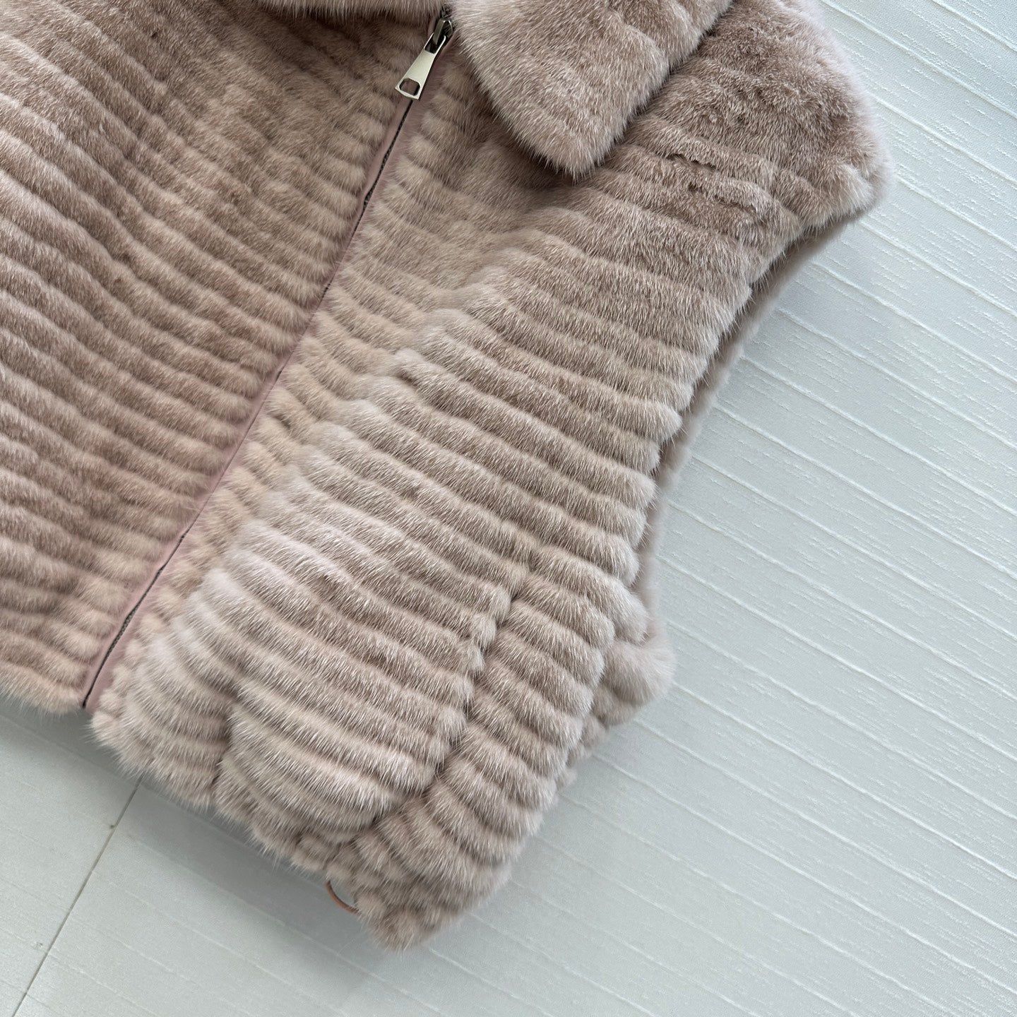 25fw fur vest