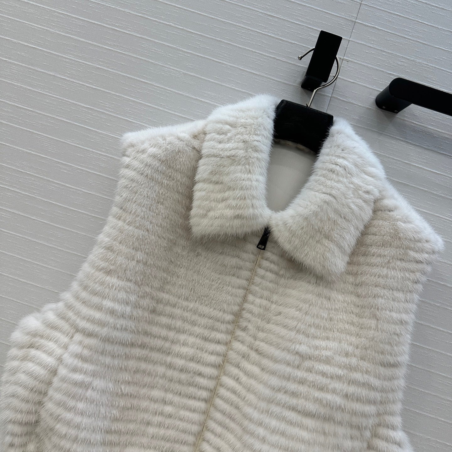 25fw fur vest