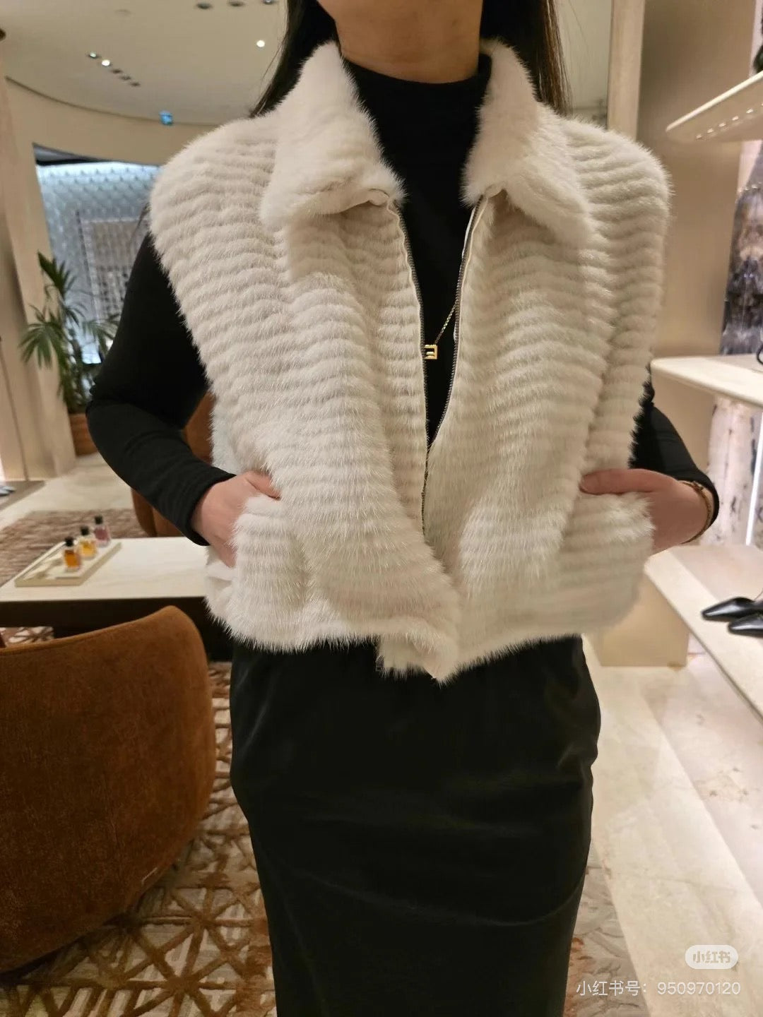 25fw fur vest