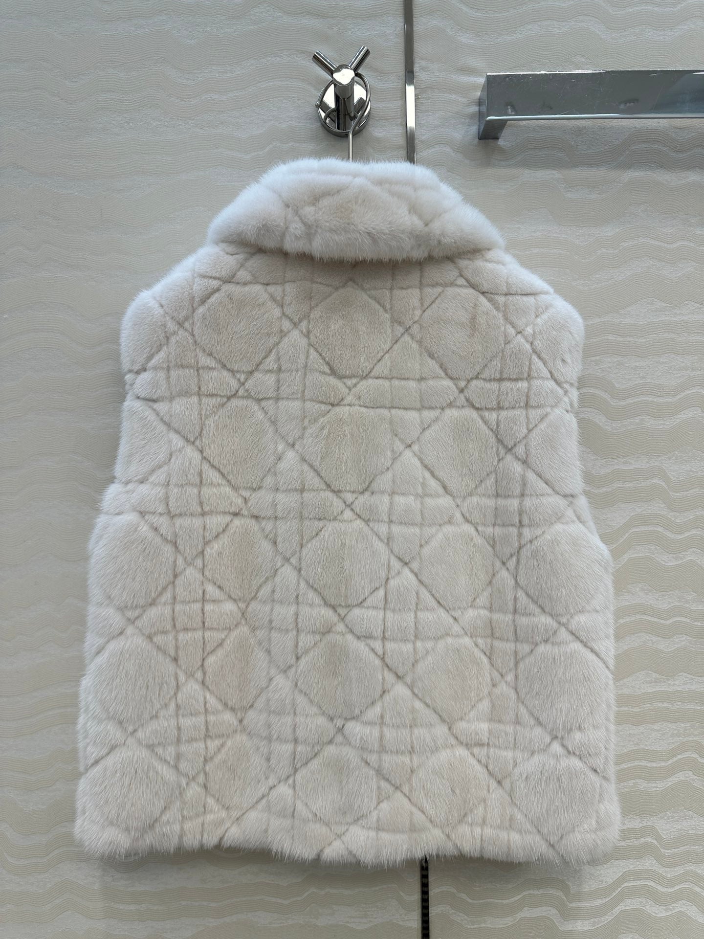 25fw sheepskin vest
