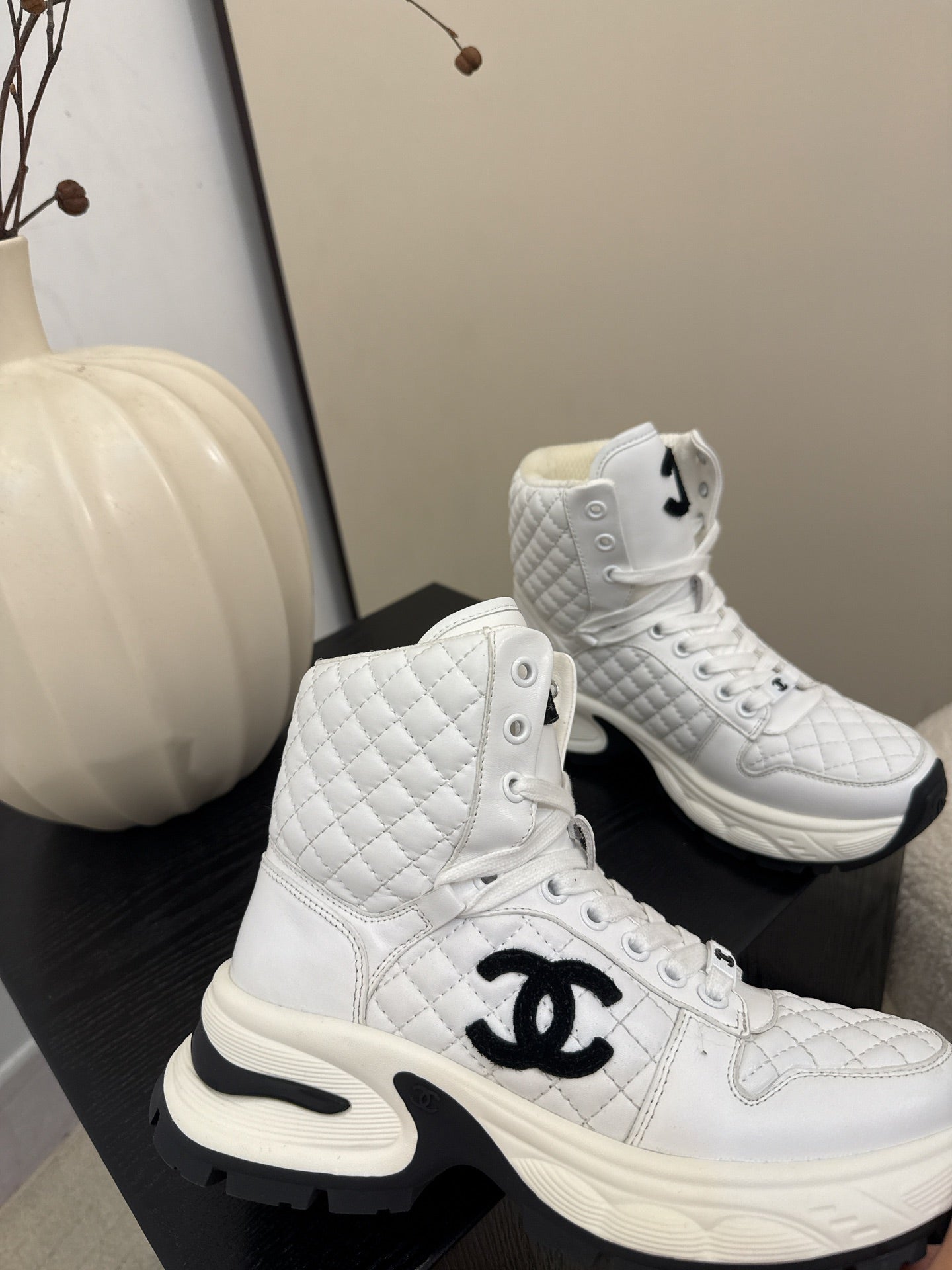 25 High top leather casual shoes(WHITE/BLACK)