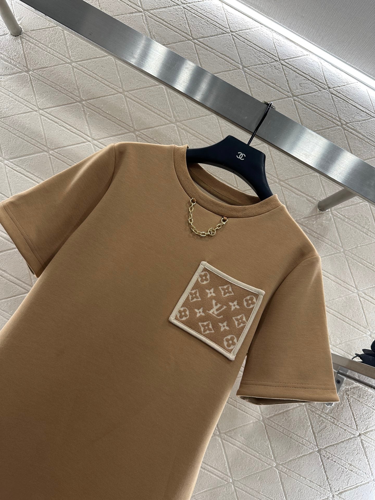 25 Jacquard cotton polyester blend short sleeved shirt (KHAKI/BLACK)