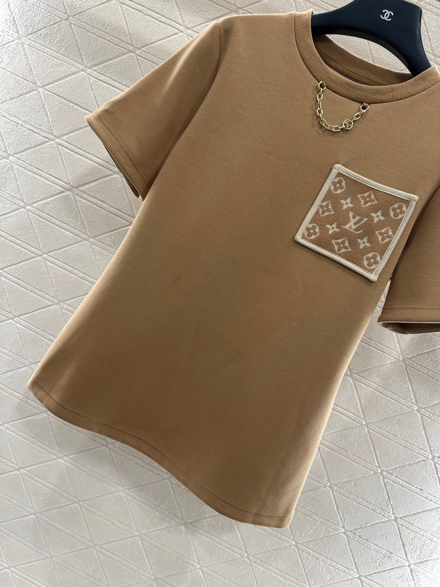 25 Jacquard cotton polyester blend short sleeved shirt (KHAKI/BLACK)