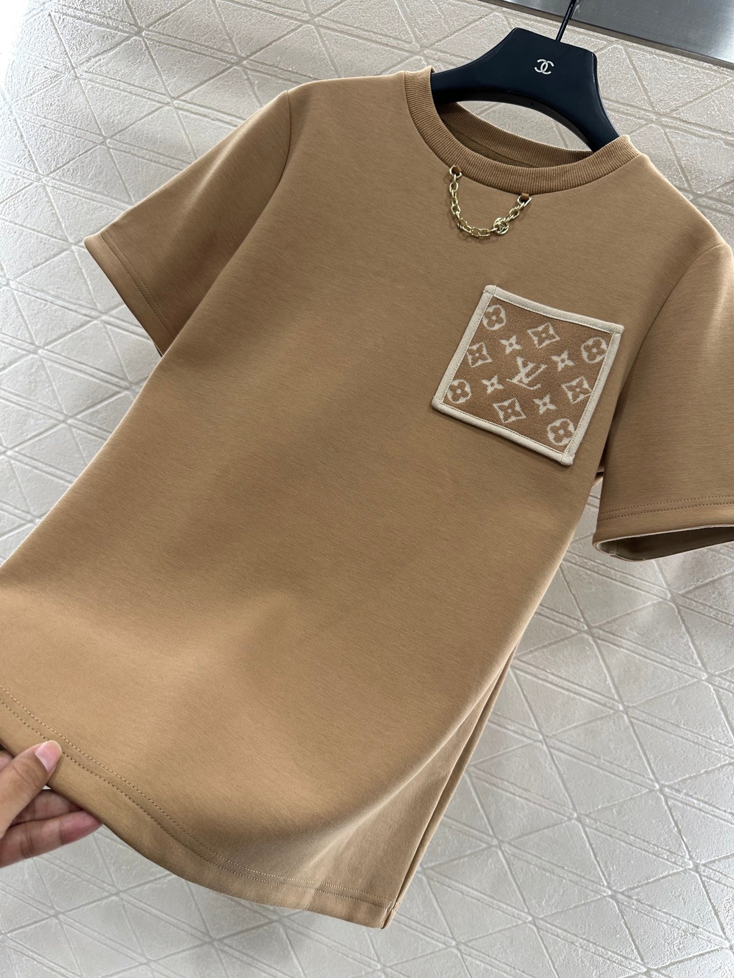 25 Jacquard cotton polyester blend short sleeved shirt (KHAKI/BLACK)