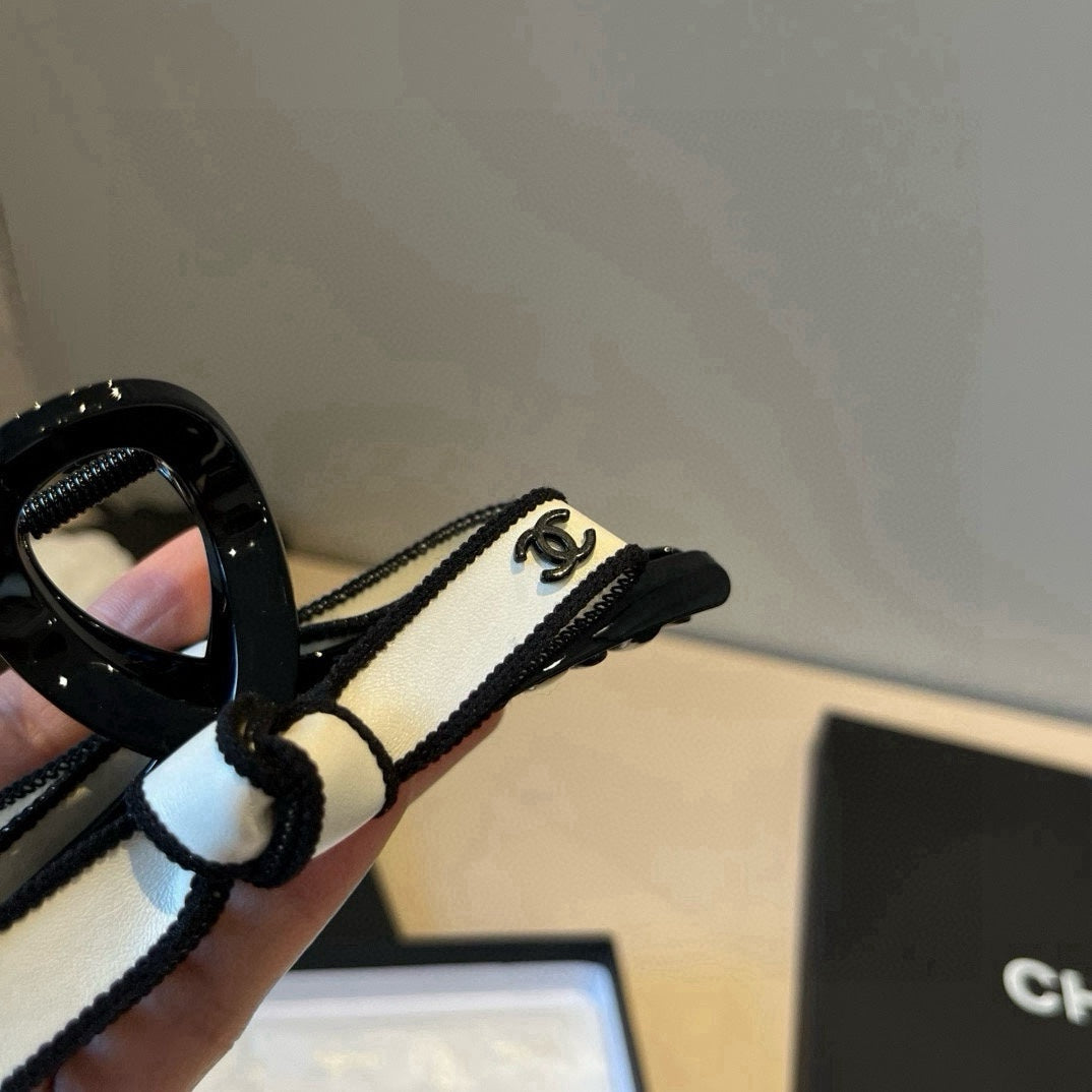 New hair clip