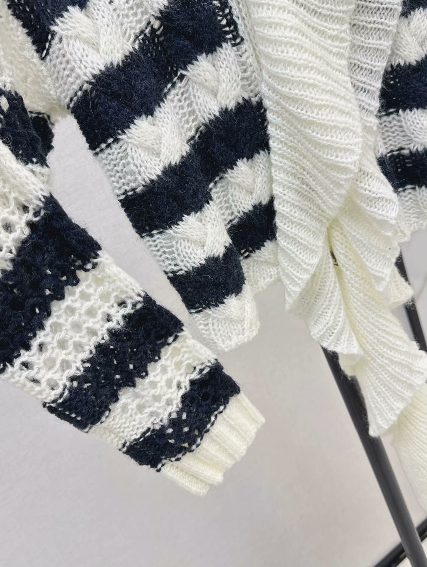 25 knitted cardigan