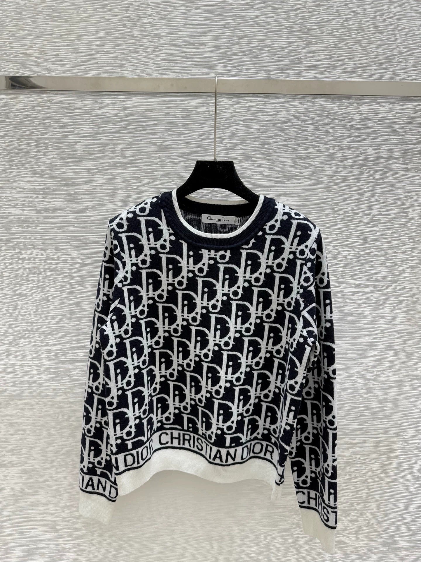 25FW knitted sweater