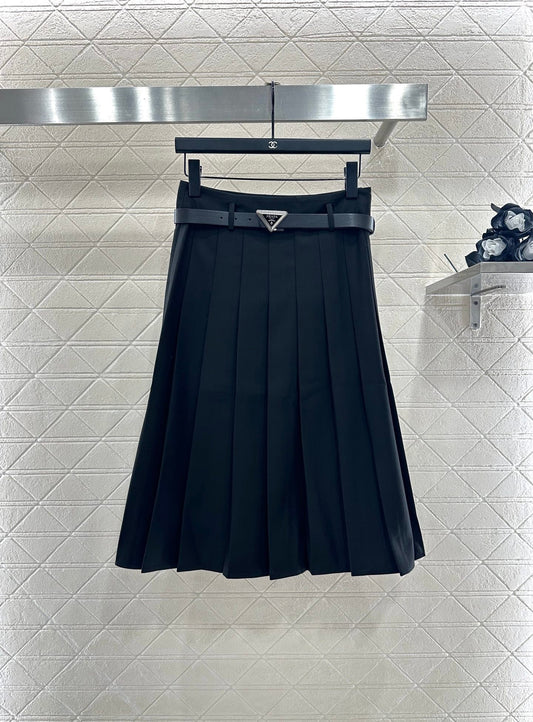 25fw Mid length pleated skirt with waist belt