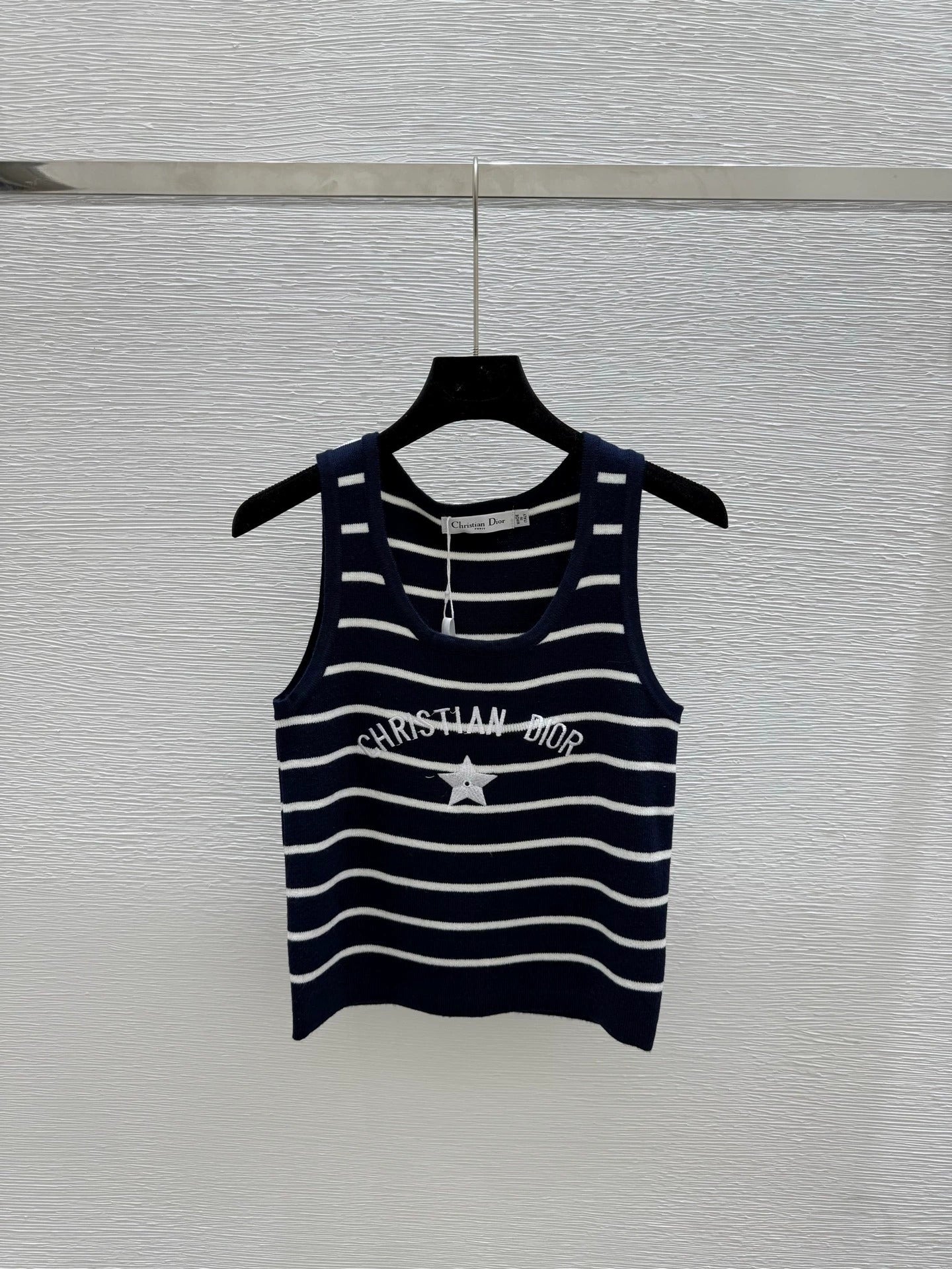 25-stripe knitted vest