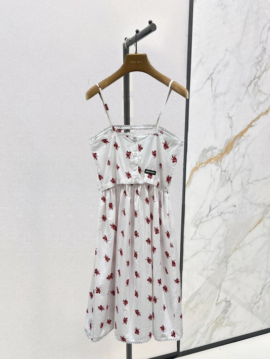 25 spring and summer deconstructed suspender skirt