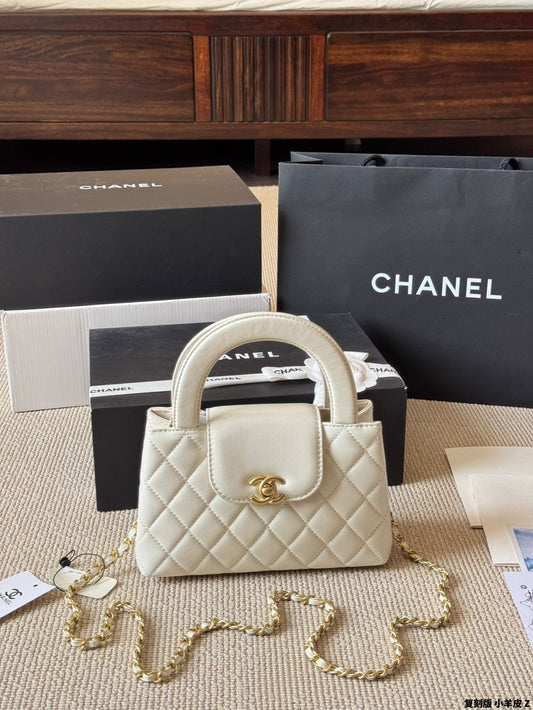 New C KELLY Large Chain Bag