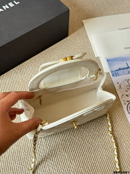 New C KELLY Large Chain Bag