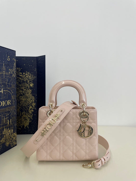 25 Lady four-compartment patent leather bag