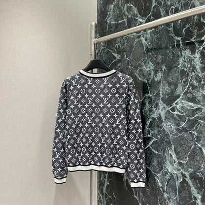 25 Early Autumn New Round Neck Knitted Jacket
