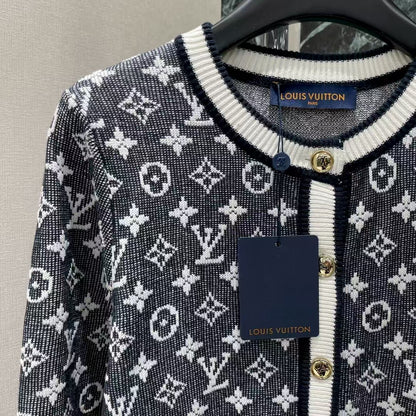 25 Early Autumn New Round Neck Knitted Jacket