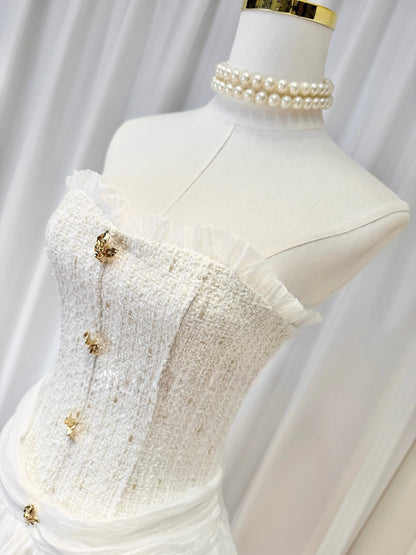25 slim-fit dress