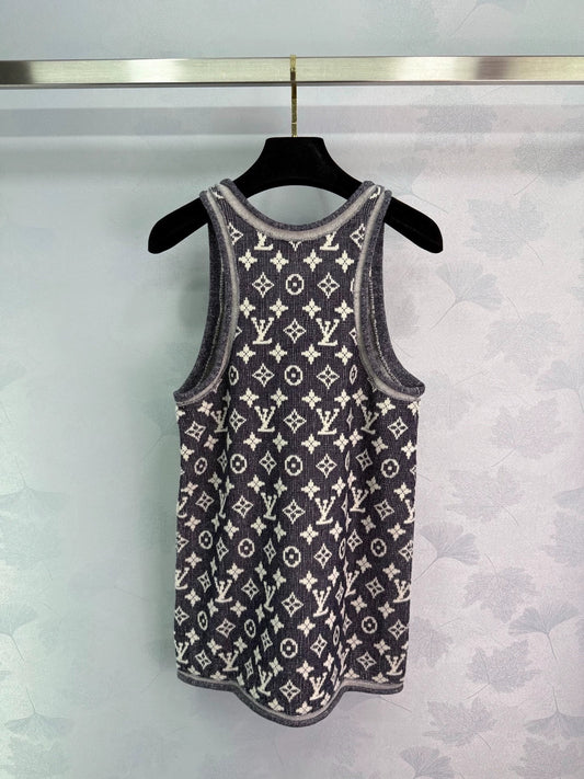 25 round neck vest