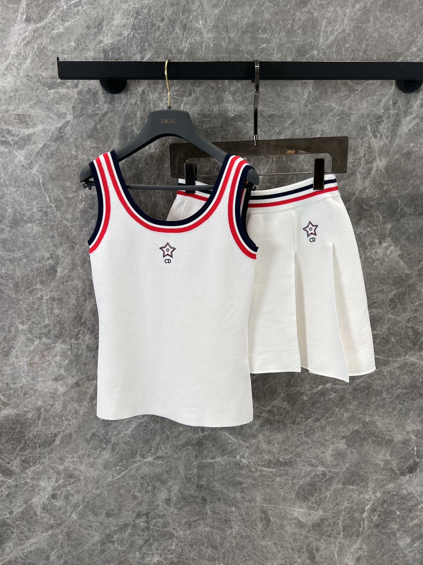 25 Tennis sports style suit