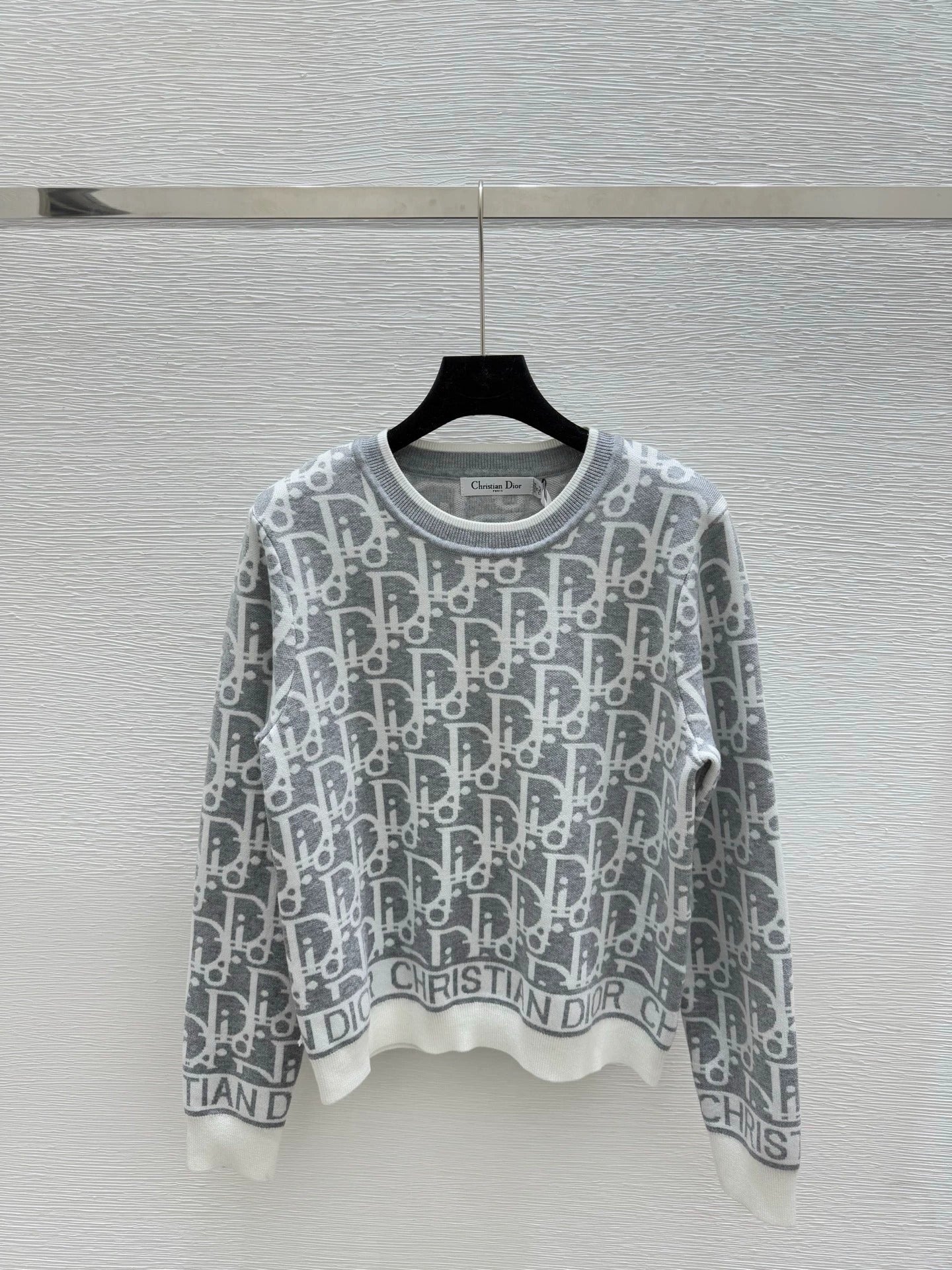 25FW knitted sweater