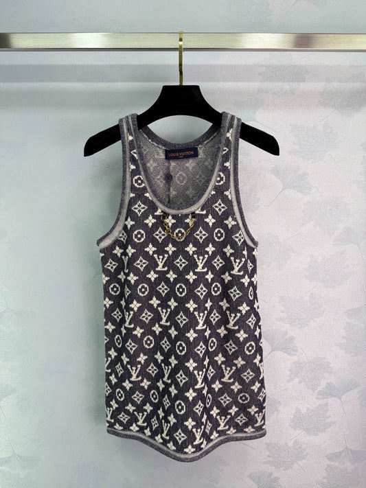25 round neck vest