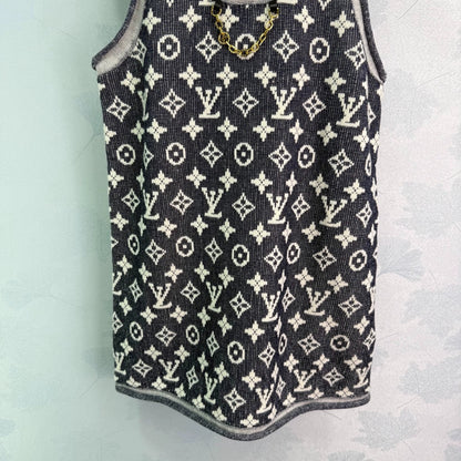 25 round neck vest