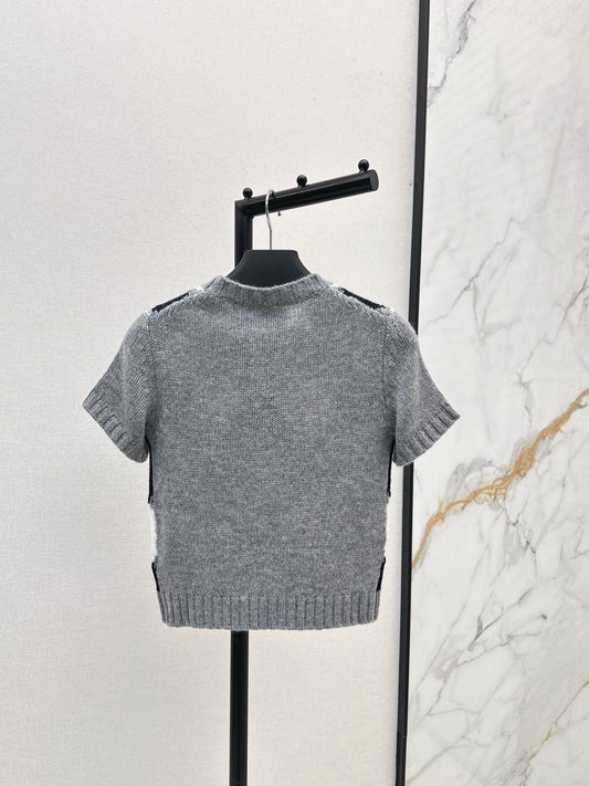25 short-sleeved sweater