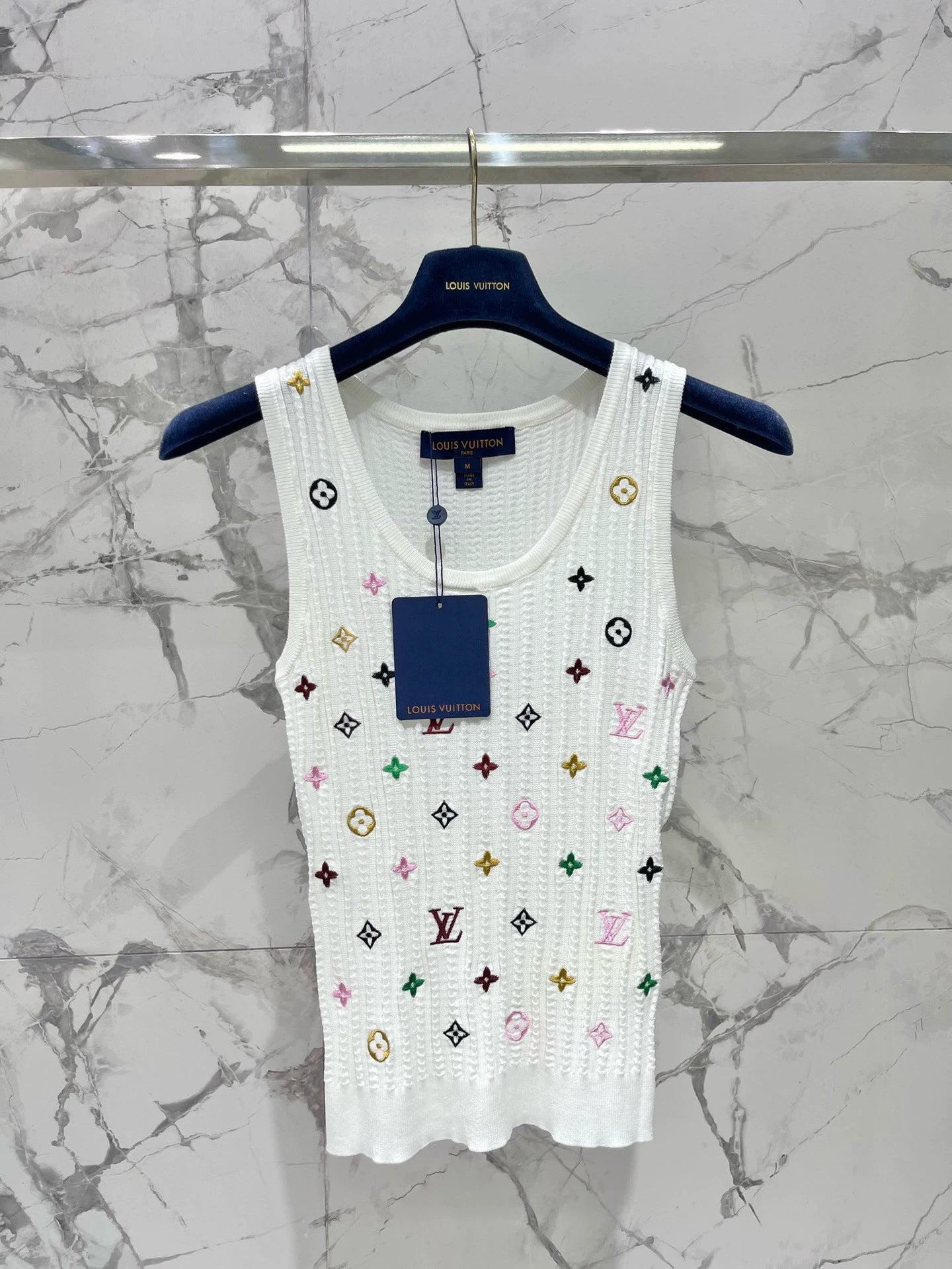25 new embroidered logo knitted vest
