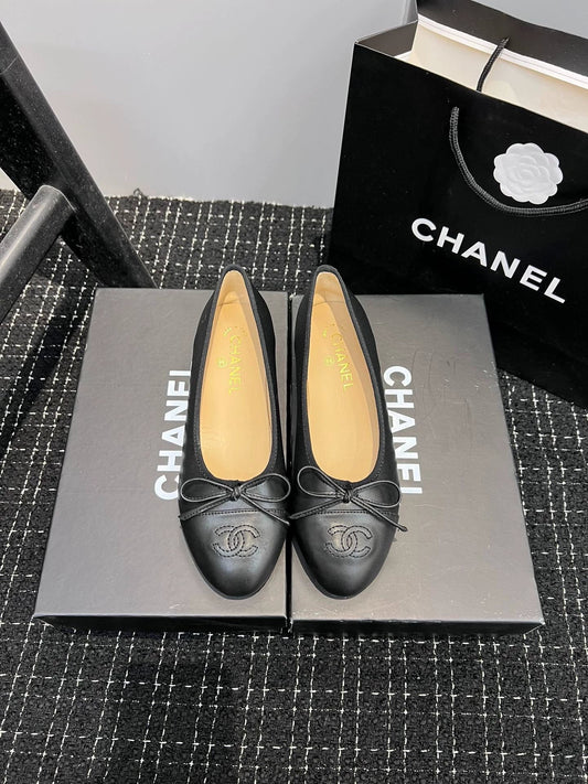 Bow ballet shoes